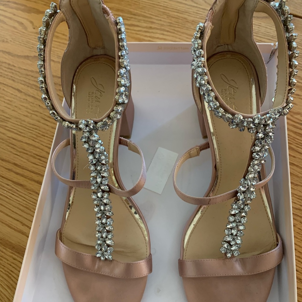 Gorgeous Jewel Badgley Mischka Satin Block heels